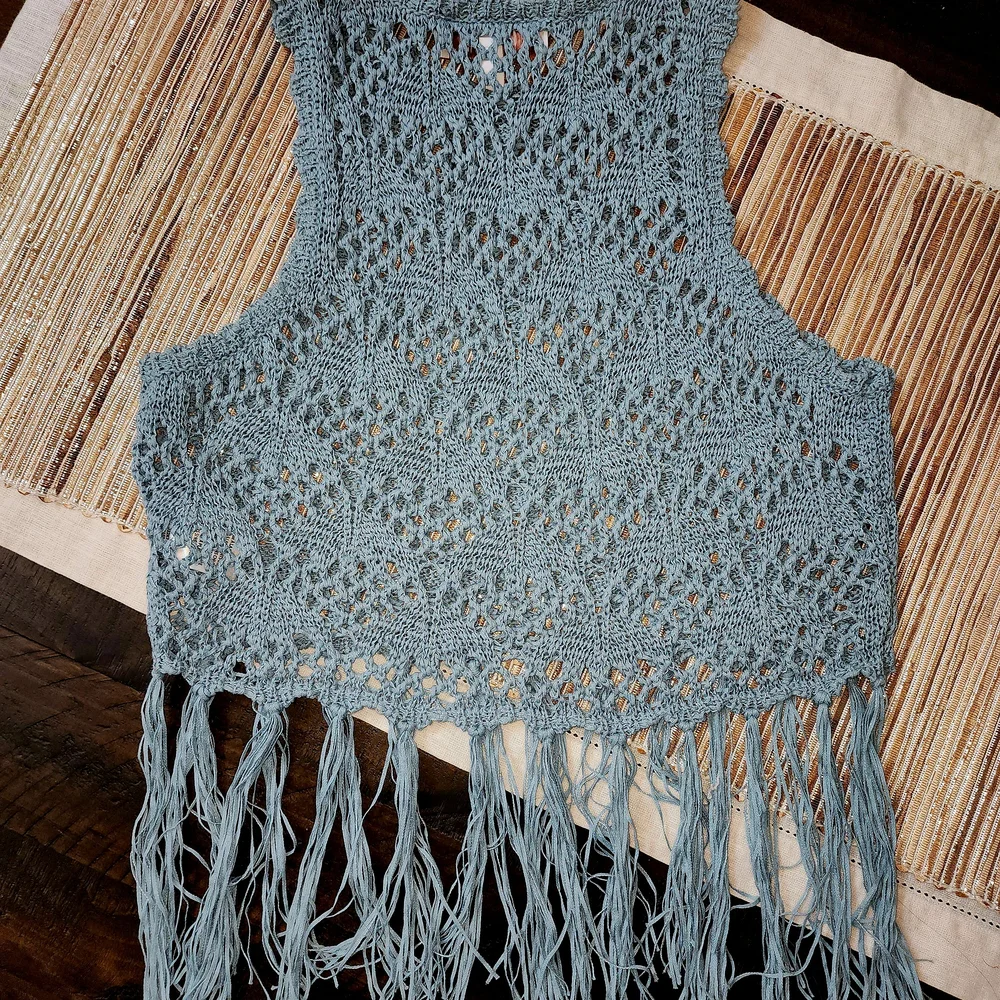 Shyanne Women's Yarn Crochet Fringe Trim Tank, Size Small - Picture 6 of 6